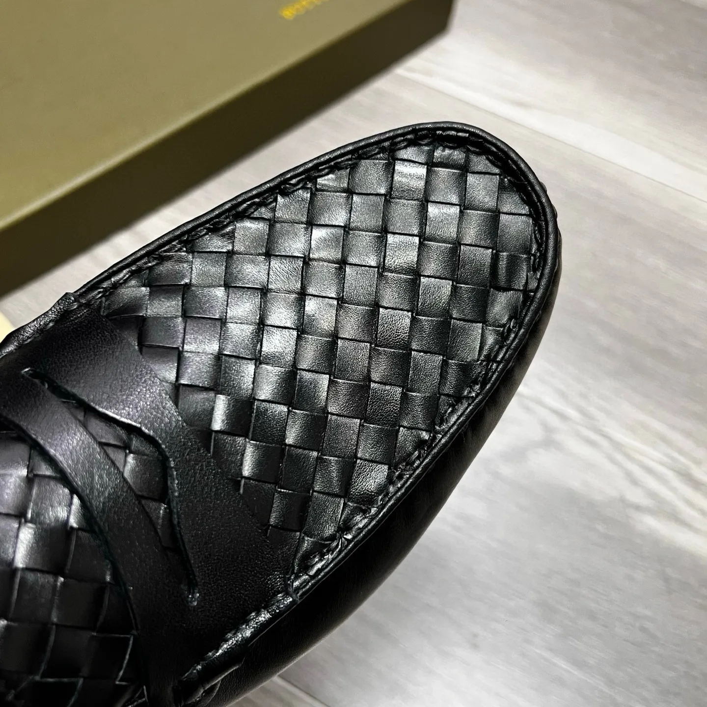 Factory price 480 BV 〰️Purely handmade classic men's beanie shoes👉👉driving shoes, slip-on shoes, made of imported cowhide from Italy, 💕water-dyed cowhide lining, 🔊original outsole, waterproof platform design, comfortable on the feet. Good choice for traveling and driving, single color available, code number: 38-44, (45 can be customized)